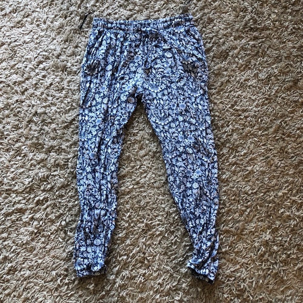 Blue & white patterned dress pants (ankle)